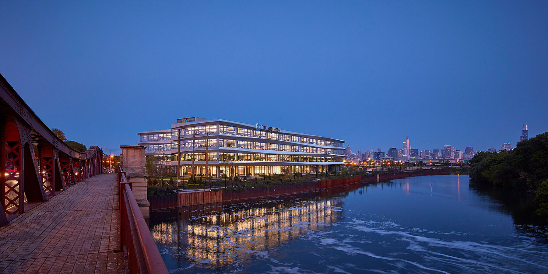 星空娱乐官方室建设和装修 - 1515 W Webster 黄昏外角景观