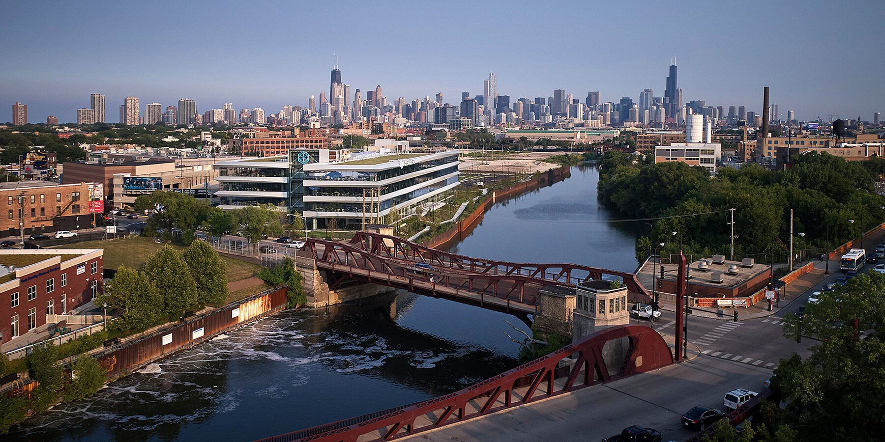 星空娱乐官方室建设和装修 - 1515 W 韦伯斯特外部无人机拍摄