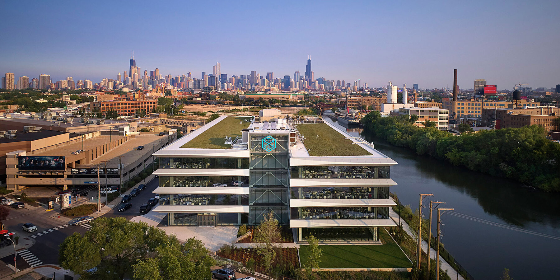 星空娱乐官方室建设和装修 - 1515 W 韦伯斯特外部屋顶景观