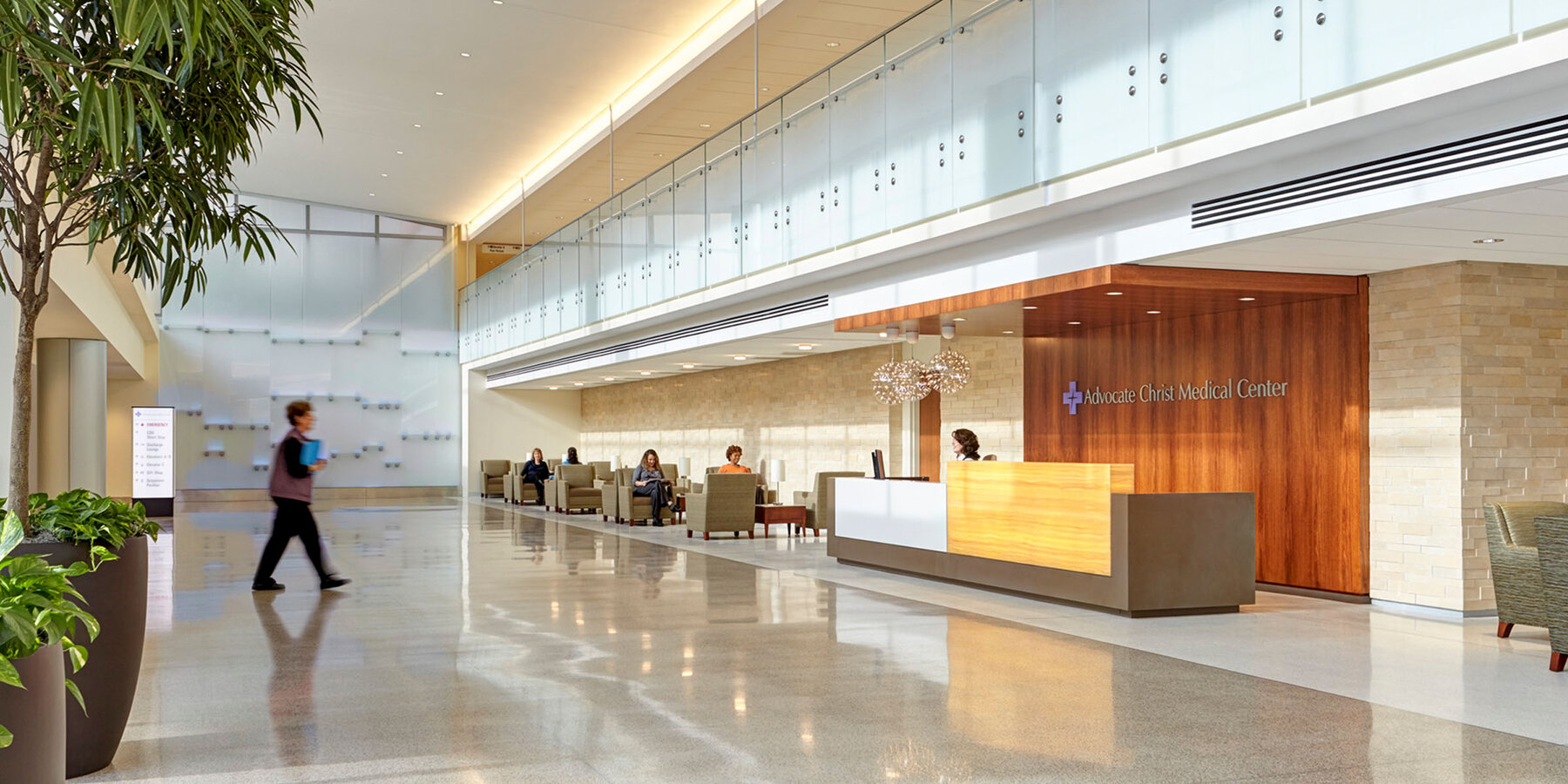 星空娱乐保健建设-倡导基督医院大堂接待区