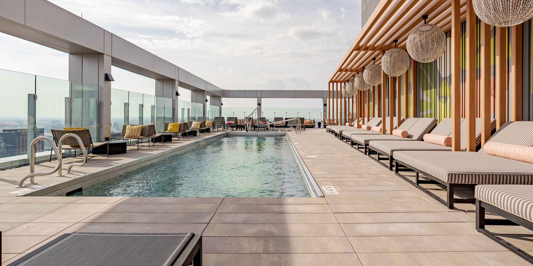 星空xingkong_1114 West Carroll_Multifamily