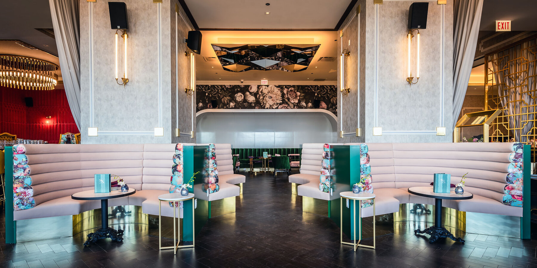 星空官方悠久的酒店建设和翻修 - 埃塞克斯酒店粉色餐厅卡座