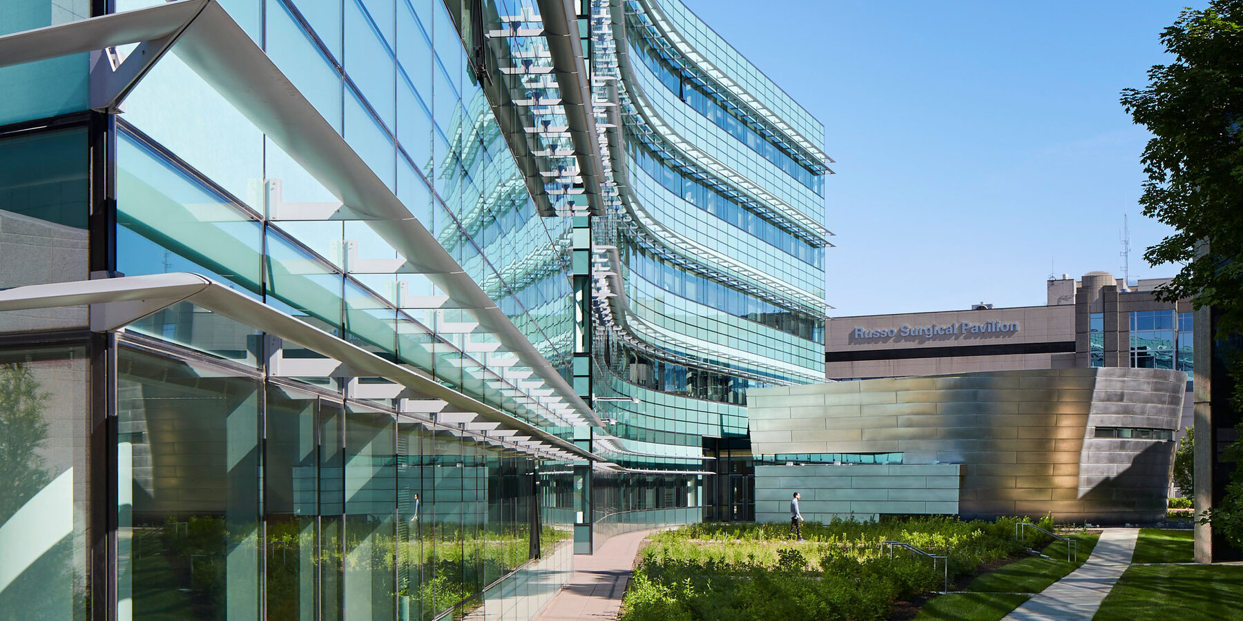 生命科学建设项目 - Loyola Chicago CTRE 外墙 Russo 手术馆