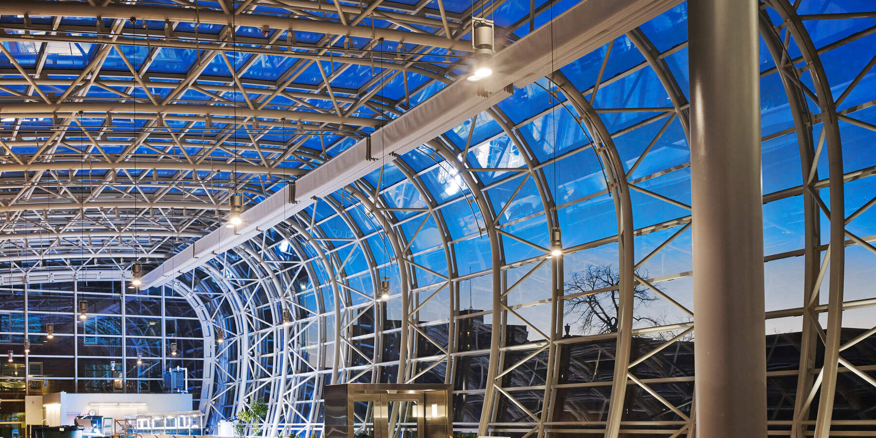 星空xk生命科学建筑 - 星空xk星空xk IES 黄昏的中庭楼梯