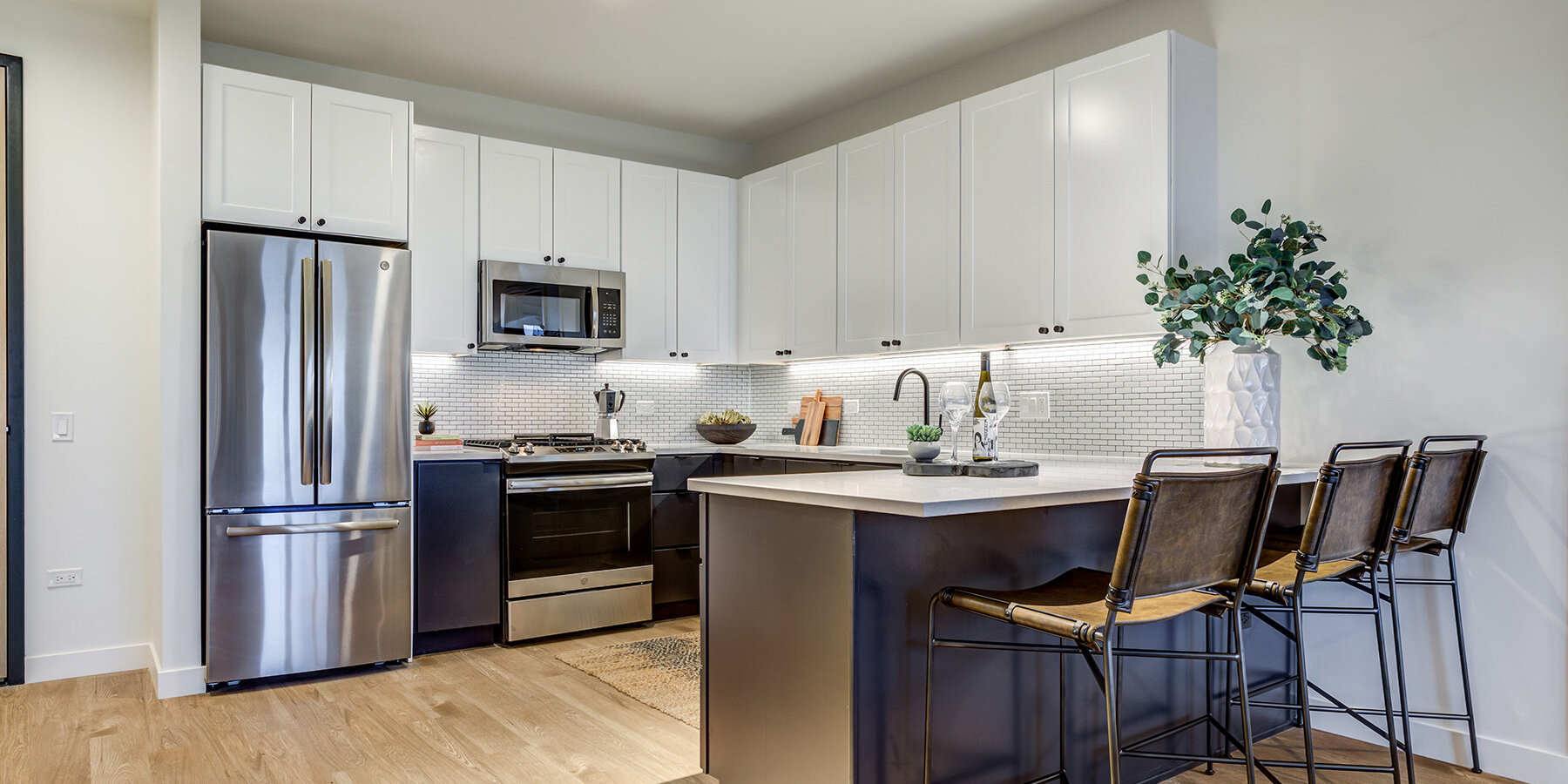 星空娱乐公寓综合体建筑 - NORTH+VINE 公寓内部单元厨房