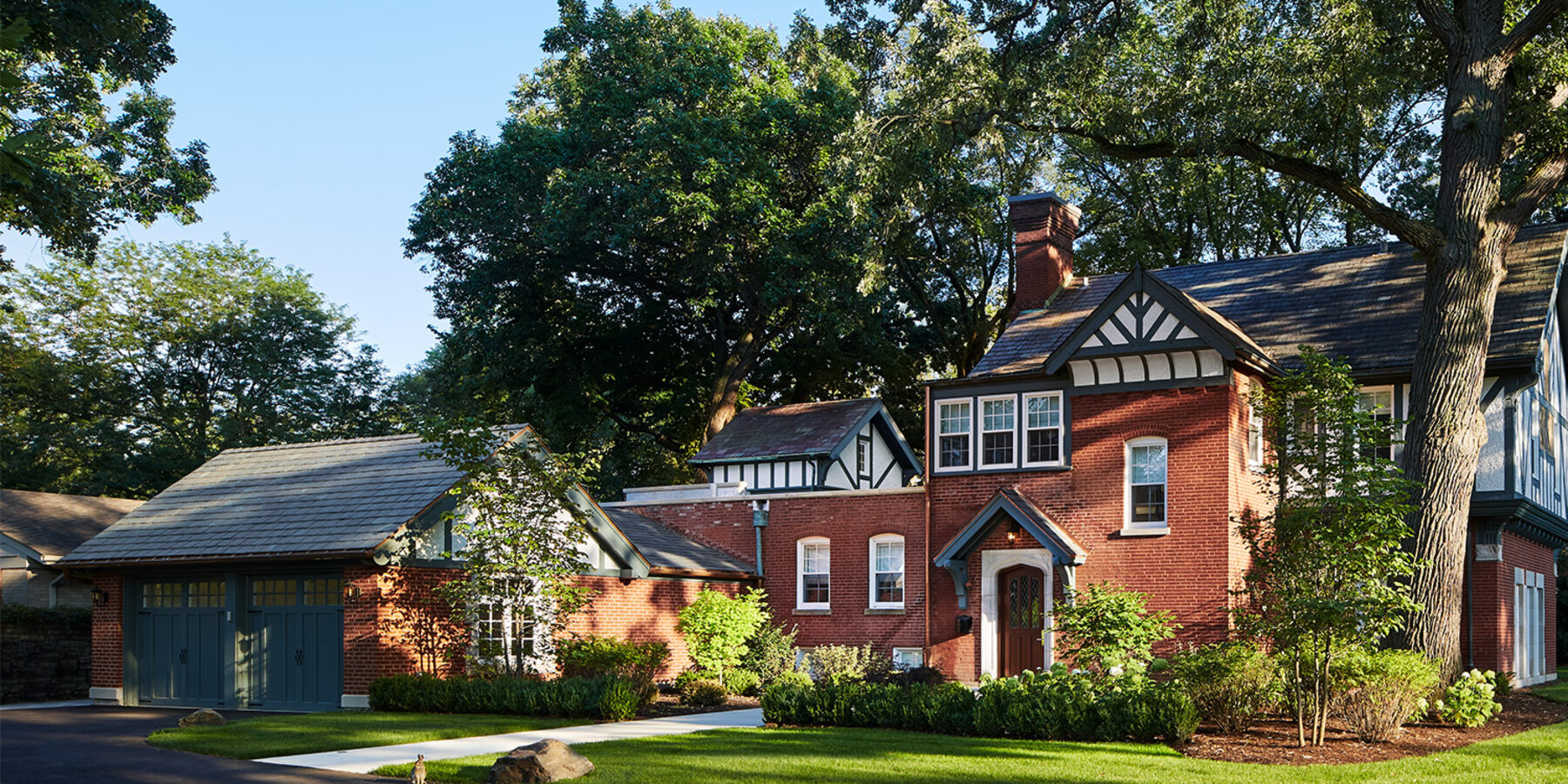 星空娱乐官方建筑 - 埃文斯顿·韦博尔特马车房外部带庭院