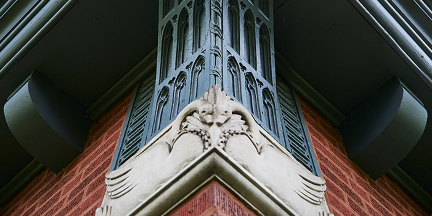 星空娱乐官方建筑 - 埃文斯顿·韦博尔特马车房屋顶和檐口细节