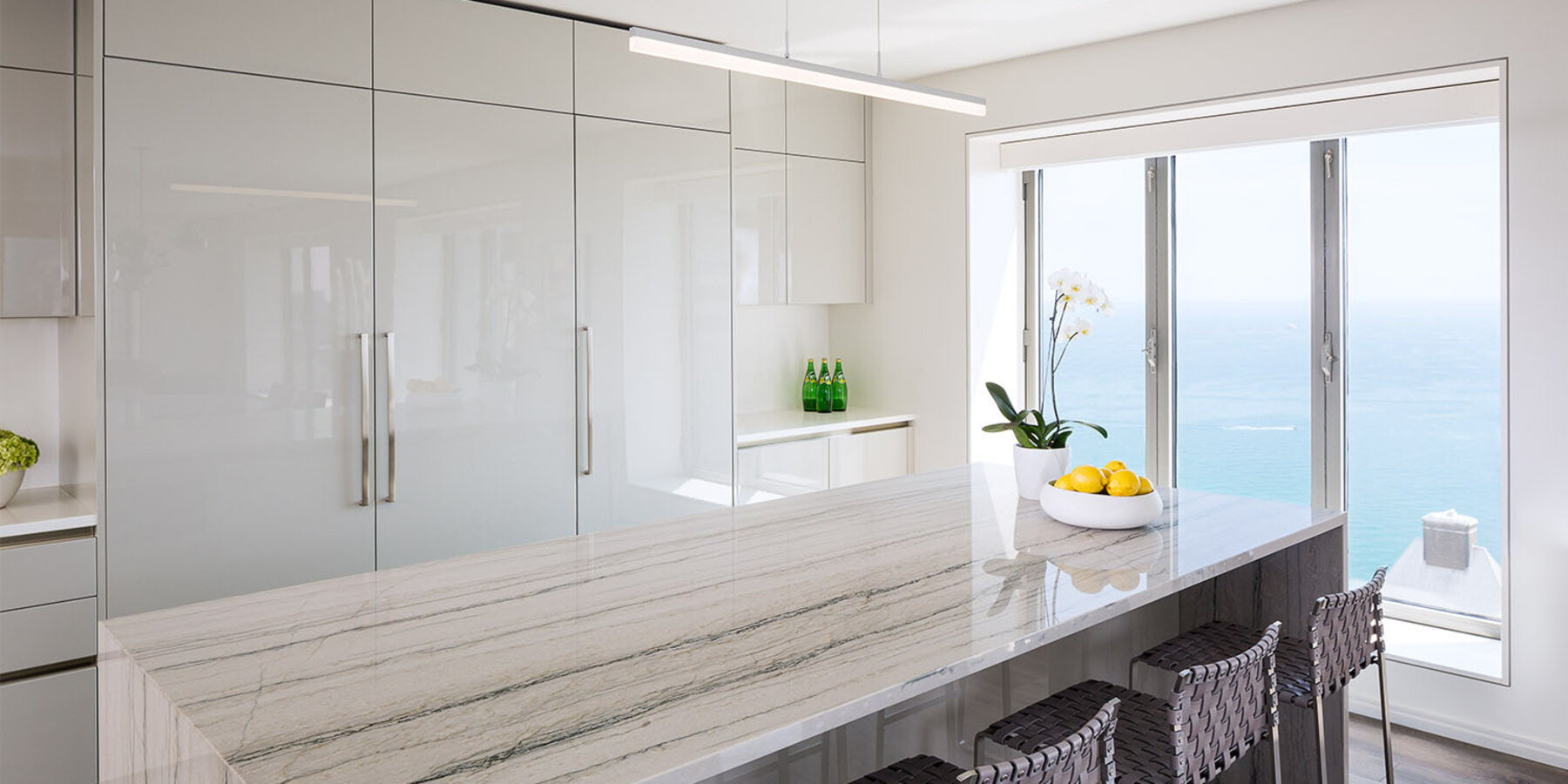 星空娱乐豪华住宅建筑商 - 华丽一英里厨房，带岛台