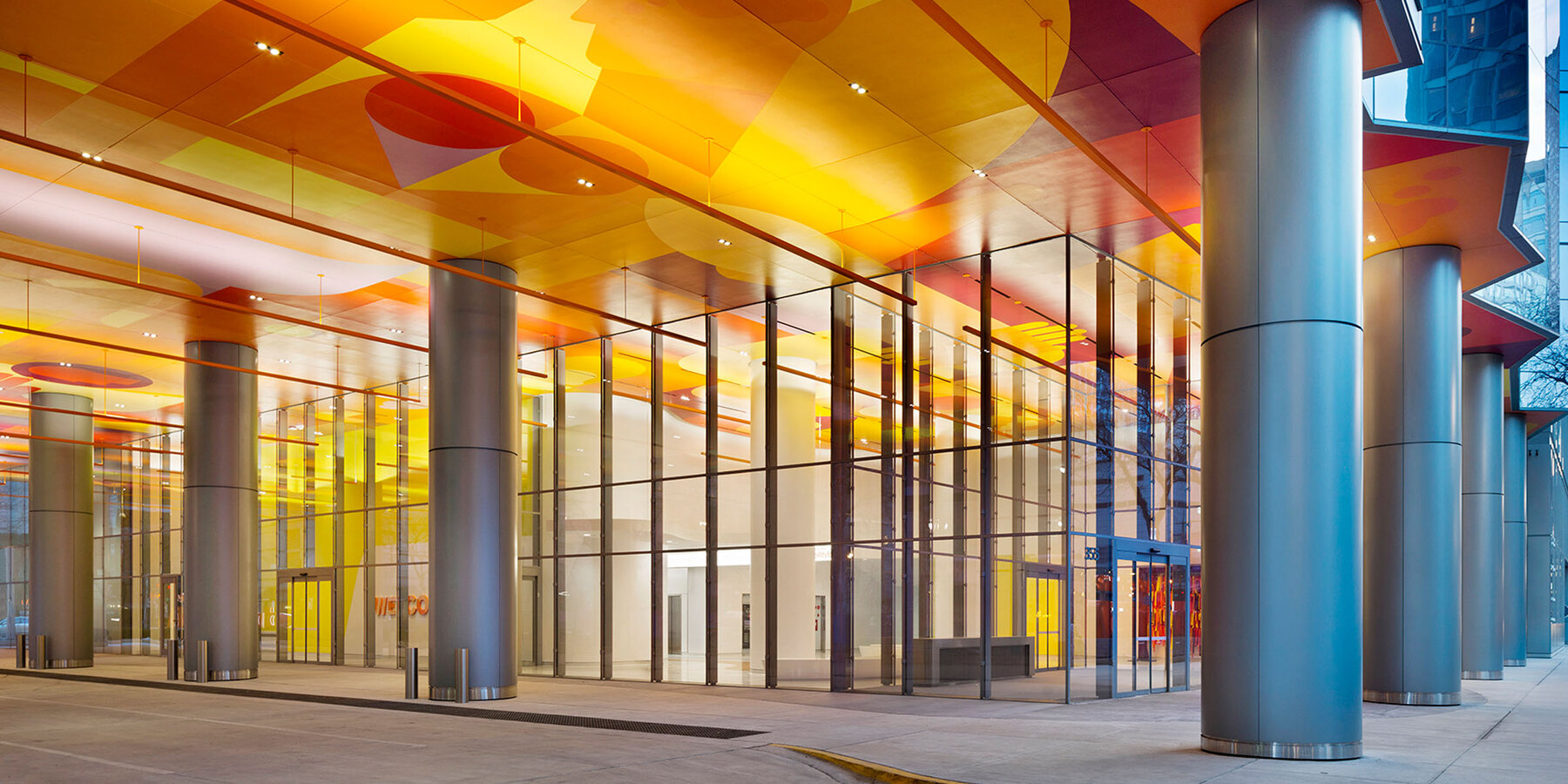 星空官网保健建设项目 - 正门处的雪莉瑞安能力实验室外部天篷