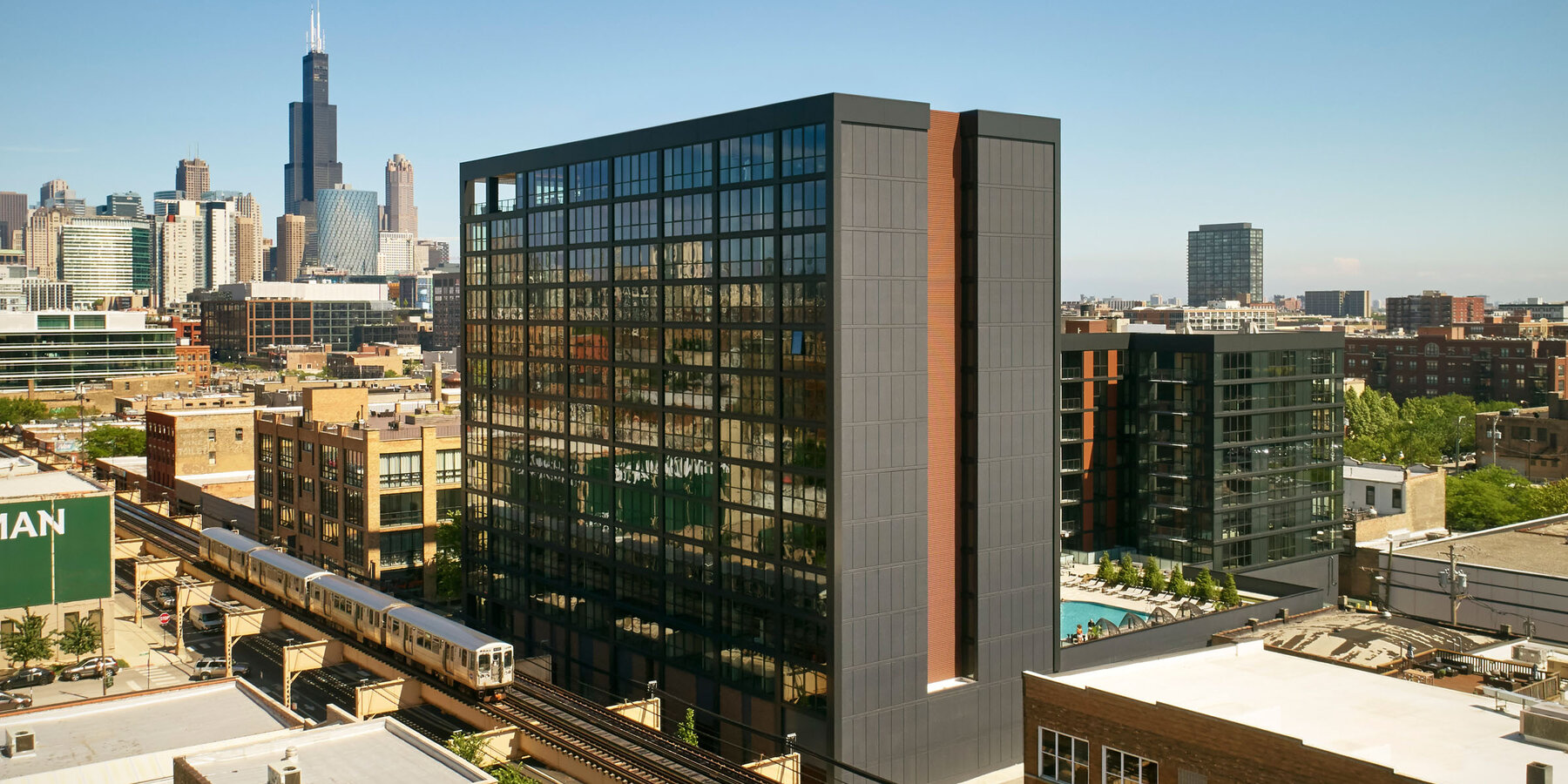 星空综合体育官网和星空综合体育官网星空综合体育官网建筑 - 梅森外部无人机视图