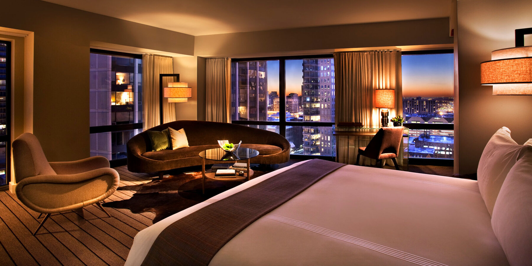 豪华星空综合体育官网建设|芝加哥汤普森星空综合体育官网转角特大号床间