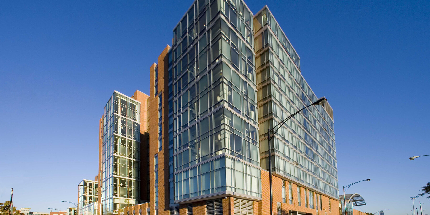 星空官方校园建设 UIC 学生公寓 Stukel Towers 立面转角景观