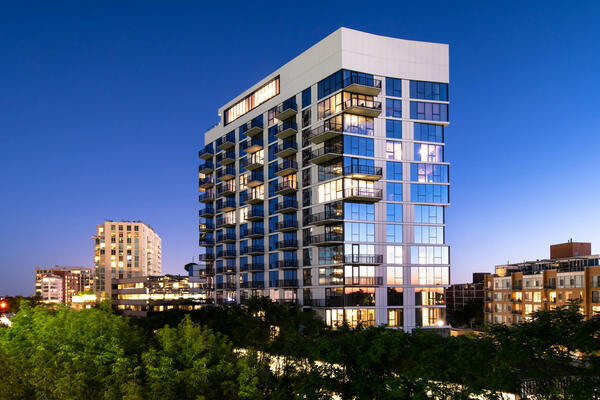 芝加哥高级生活建筑 - 阿维多·埃文斯顿黄昏外景