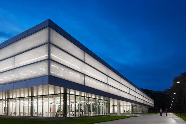 教育建设 - IIT ED Kaplan 学院外观